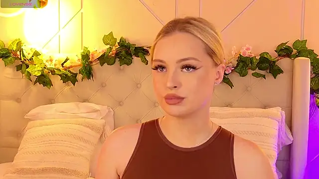 EllyLinn online show from March 23, 5:02 pm