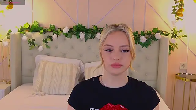 EllyLinn online show from April 16, 4:08 pm