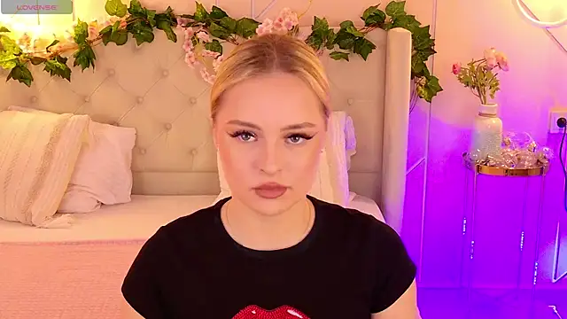 EllyLinn online show from March 24, 5:02 pm