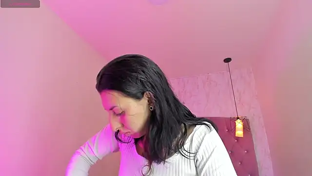 Snapshot of Iris__77 chatting on December 5, 11:53 am Iris 77 online show from December 5, 11:53 am