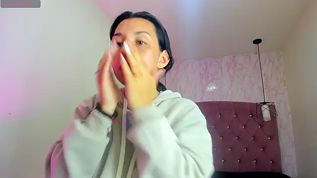 Snapshot of Iris__77 chatting on October 27, 6:42 pm Iris 77 online show from October 27, 6:42 pm