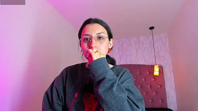 Snapshot of Iris__77 chatting on November 14, 7:39 pm Iris 77 online show from November 14, 7:39 pm