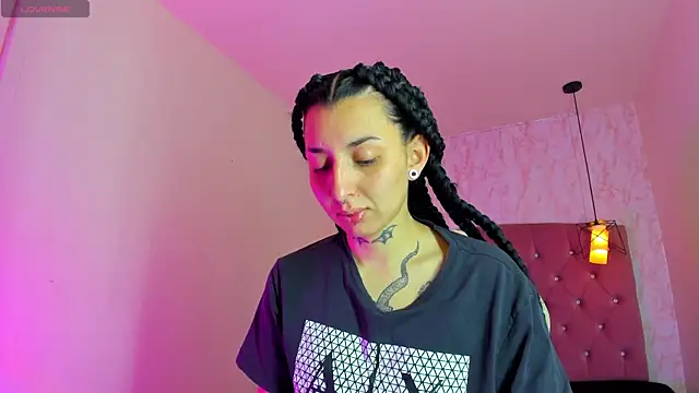 Snapshot of Iris__77 chatting on November 29, 1:33 pm Iris 77 online show from November 29, 1:33 pm