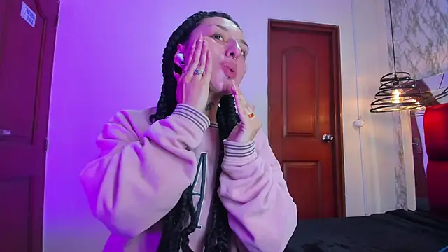 Snapshot of Iris__77 chatting on December 2, 12:51 pm Iris 77 online show from December 2, 12:51 pm