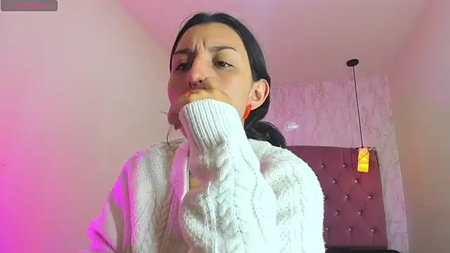 Snapshot of Iris__77 chatting on November 13, 6:01 pm Iris 77 online show from November 13, 6:01 pm