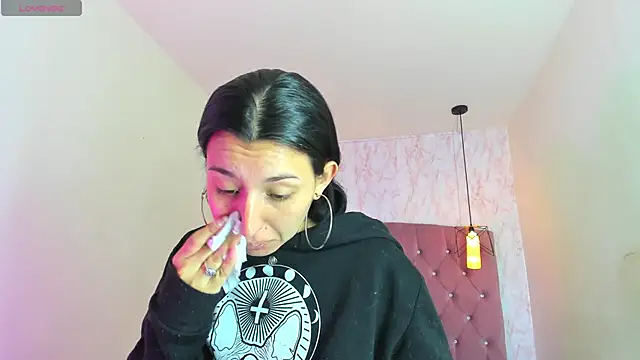 Snapshot of Iris__77 chatting on November 6, 6:34 pm Iris 77 online show from November 6, 6:34 pm