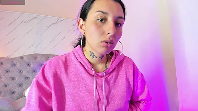 Snapshot of Iris__77 chatting on November 3, 4:32 pm Iris 77 online show from November 3, 4:32 pm