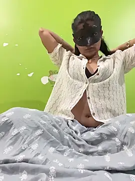 Snapshot of TeluguIshu_teen20 chatting on February 21, 1:57 pm TeluguIshu teen20 online show from February 21, 1:57 pm