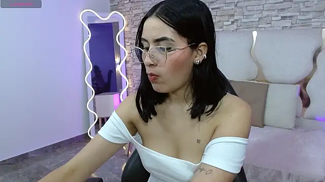 Snapshot of casse_tay chatting on October 19, 3:20 am casse tay online show from October 19, 3:20 am
