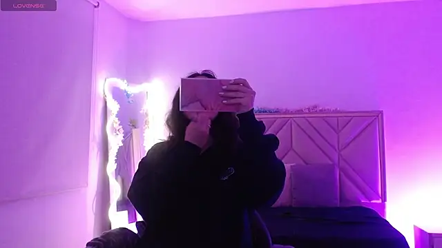 Ixchel tay online show from November 16, 3:33 am