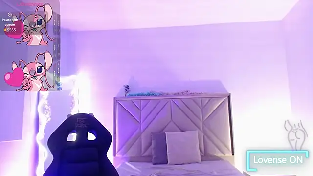 Ixchel tay online show from December 3, 3:40 am