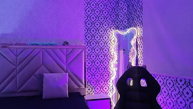 Ixchel tay online show from February 13, 3:17 am