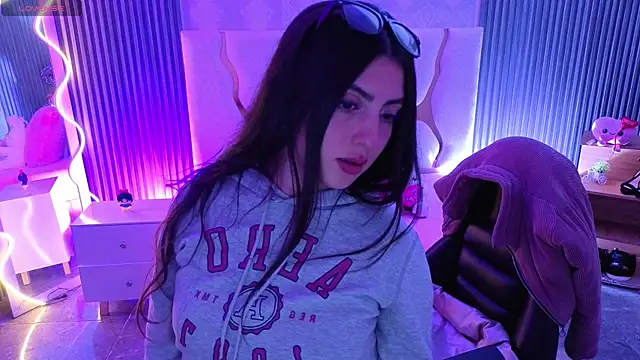 Ixchel tay online show from April 13, 4:05 am