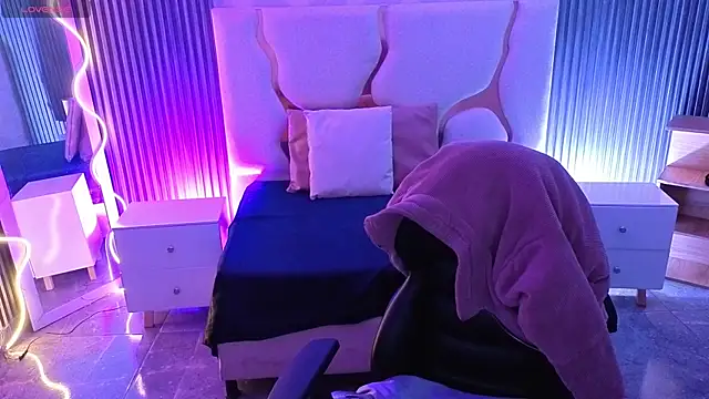 Ixchel tay online show from April 10, 3:13 am