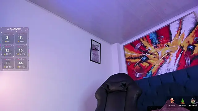 Snapshot of violet_blaze chatting on November 23, 10:03 am violet blaze online show from November 23, 10:03 am