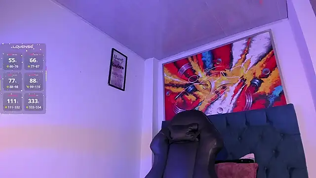 Snapshot of violet_blaze chatting on November 20, 10:05 am violet blaze online show from November 20, 10:05 am