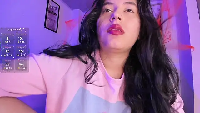 Snapshot of violet_blaze chatting on November 3, 11:14 am violet blaze online show from November 3, 11:14 am