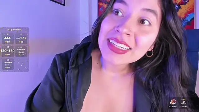 Snapshot of violet_blaze chatting on November 28, 11:21 am violet blaze online show from November 28, 11:21 am