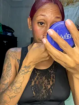 Snapshot of Zasha_Romero chatting on December 15, 4:40 am Zasha Romero online show from December 15, 4:40 am