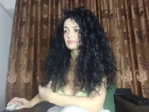 JadeLure online show from November 6, 7:29 pm