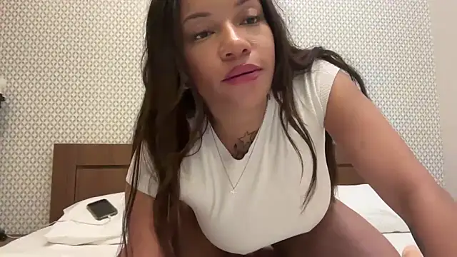 realrockybee1 online show from November 9, 11:20 pm