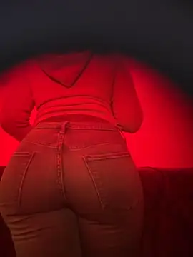 Snapshot of bellacagyal chatting on November 23, 10:42 pm bellacagyal online show from November 23, 10:42 pm