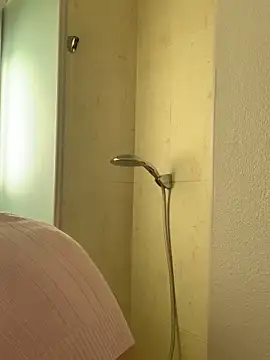 GoldenPussy1329 online show from January 19, 1:26 pm