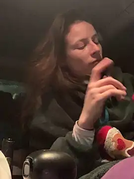 GoldenPussy1329 online show from December 21, 11:49 pm