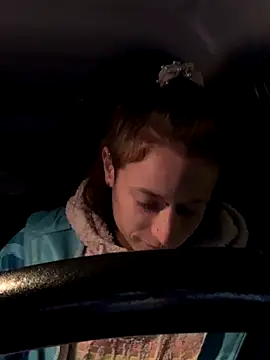 Snapshot of GoldenPussy1329 chatting on October 28, 10:20 pm GoldenPussy1329 online show from October 28, 10:20 pm