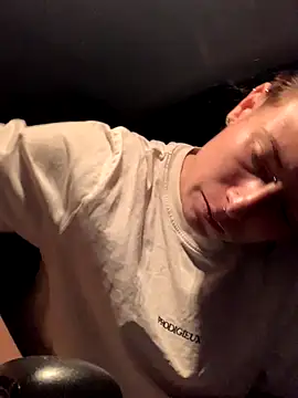 Snapshot of GoldenPussy1329 chatting on November 13, 6:34 pm GoldenPussy1329 online show from November 13, 6:34 pm