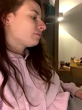 GoldenPussy1329 online show from February 8, 7:33 pm