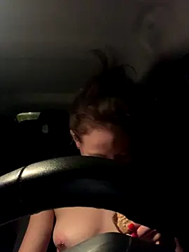 Snapshot of GoldenPussy1329 chatting on November 7, 10:46 pm GoldenPussy1329 online show from November 7, 10:46 pm