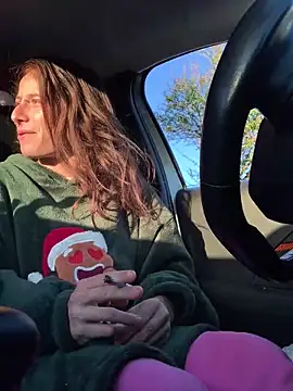 Snapshot of GoldenPussy1329 chatting on November 18, 7:55 am GoldenPussy1329 online show from November 18, 7:55 am