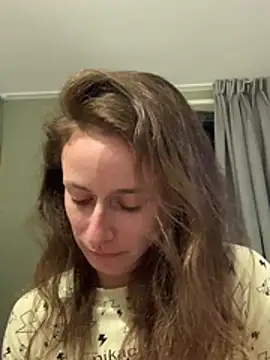 GoldenPussy1329 online show from January 10, 10:38 pm