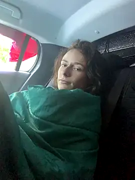 Snapshot of GoldenPussy1329 chatting on November 9, 9:35 am GoldenPussy1329 online show from November 9, 9:35 am