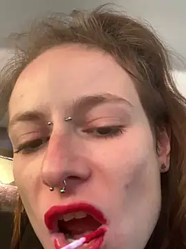GoldenPussy1329 online show from April 4, 12:45 pm