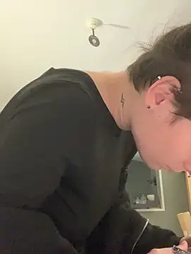 GoldenPussy1329 online show from March 23, 10:42 pm