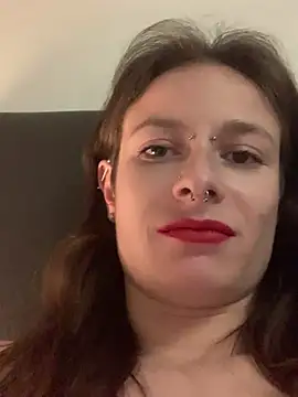 GoldenPussy1329 online show from April 3, 12:17 am