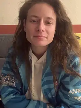 GoldenPussy1329 online show from March 7, 10:26 pm