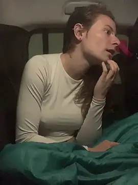 GoldenPussy1329 online show from May 15, 10:30 pm