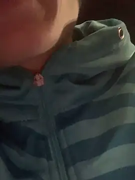 GoldenPussy1329 online show from May 31, 8:42 pm