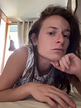 Snapshot of GoldenPussy1329 chatting on June 21, 12:55 pm GoldenPussy1329 online show from June 21, 12:55 pm