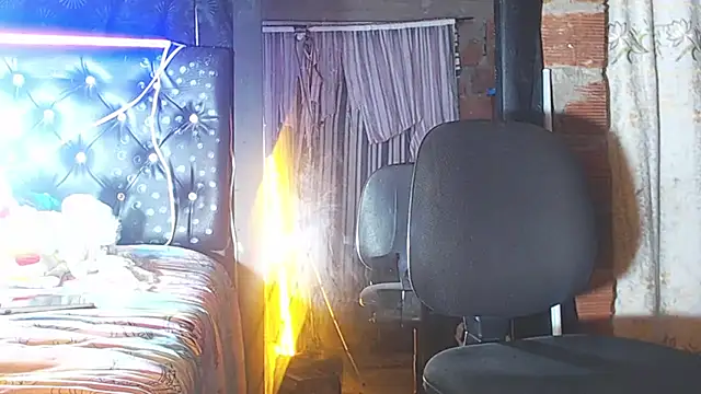 taylor hot85 online show from November 9, 11:31 pm