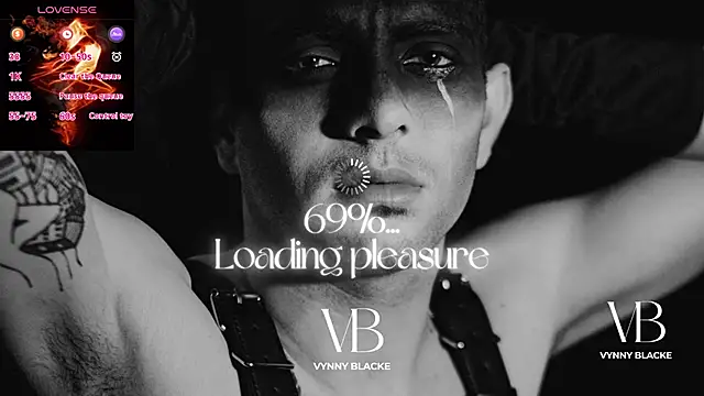 Snapshot of VynnyBlacke_ chatting on October 30, 8:39 pm VynnyBlacke online show from October 30, 8:39 pm