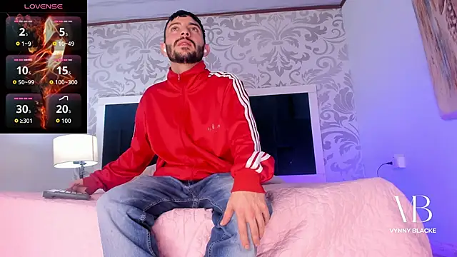 VynnyBlacke  online show from January 16, 5:33 am