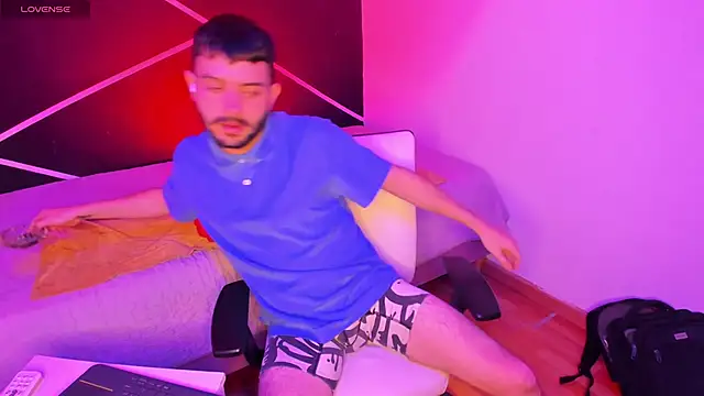 VynnyBlacke  online show from December 19, 9:28 pm