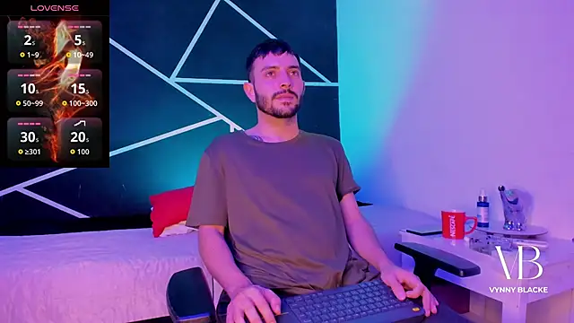 Snapshot of VynnyBlacke_ chatting on December 15, 8:58 pm VynnyBlacke online show from December 15, 8:58 pm