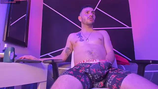 Snapshot of VynnyBlacke_ chatting on November 30, 12:28 pm VynnyBlacke online show from November 30, 12:28 pm