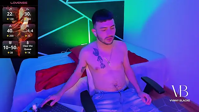 Snapshot of VynnyBlacke_ chatting on December 2, 9:49 pm VynnyBlacke online show from December 2, 9:49 pm