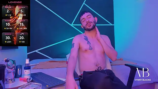 VynnyBlacke  online show from December 20, 9:17 pm